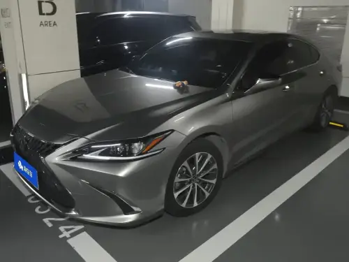 Lexus ES, 2024