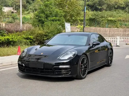 Porsche Panamera, 2022