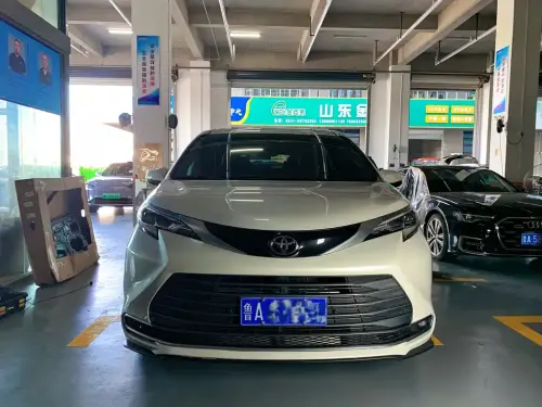 Toyota Sienna, 2024