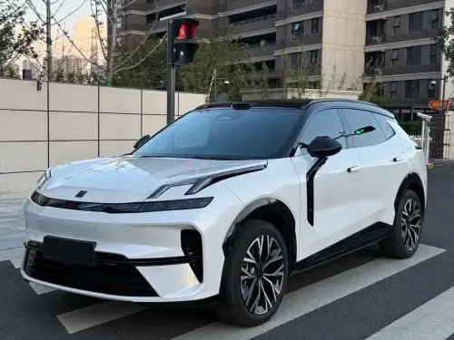 Lynk & Co 08, 2025