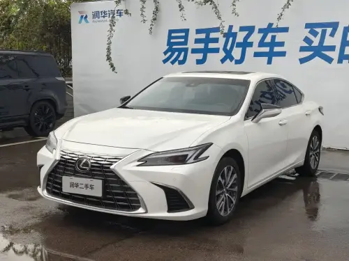 Lexus ES, 2025