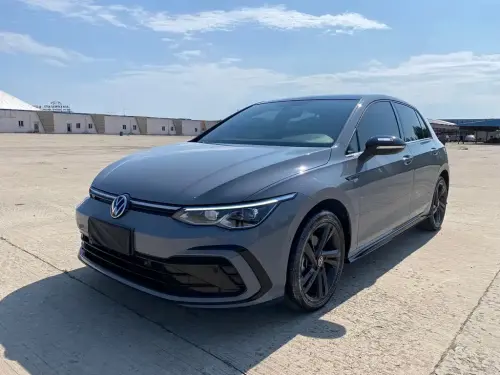Volkswagen Golf, 2022
