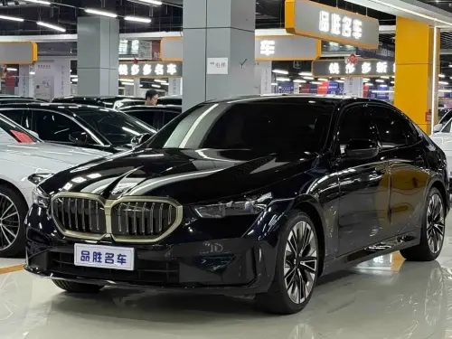 BMW 5-Series, 2024