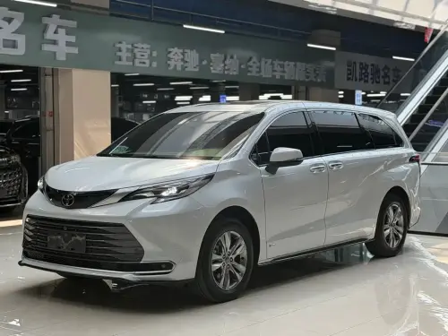 Toyota Sienna, 2024
