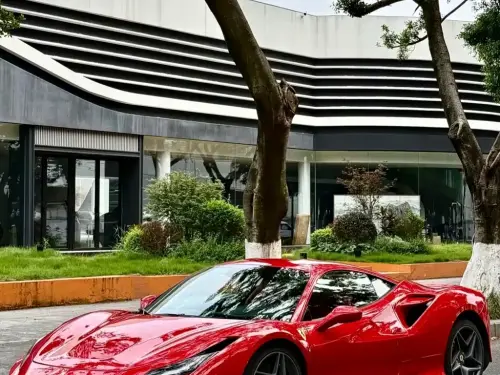 Ferrari F8, 2021
