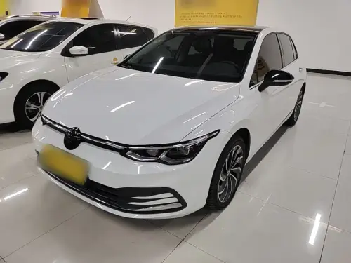 Volkswagen Golf, 2022