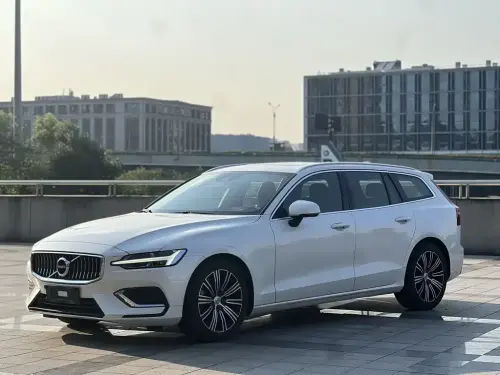 Volvo V60, 2022