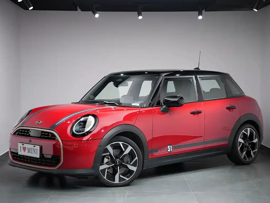 Mini MINI, 2024