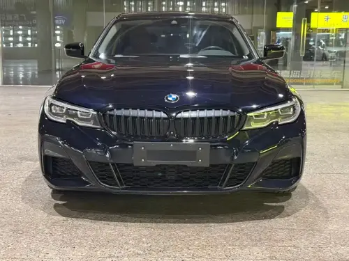 BMW 3-Series, 2022