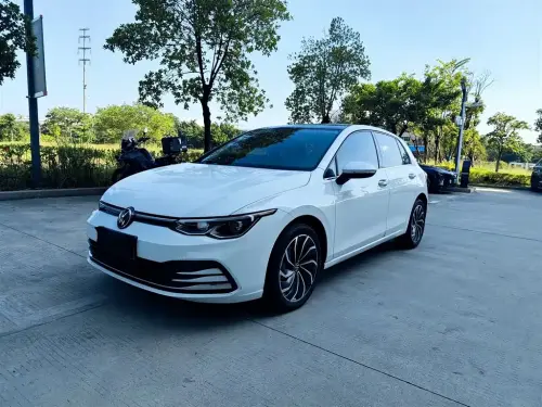 Volkswagen Golf, 2024