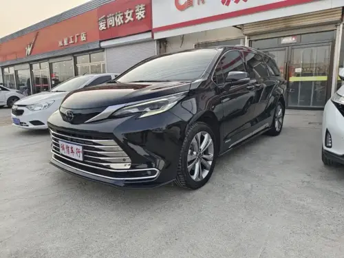 Toyota Sienna, 2023
