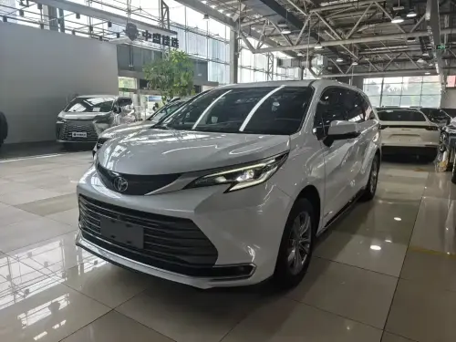Toyota Sienna, 2025