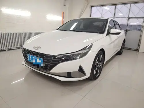Hyundai Elantra, 2022