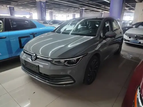 Volkswagen Golf, 2024