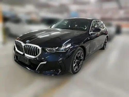 BMW 5-Series, 2025