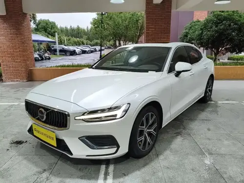 Volvo S60, 2022