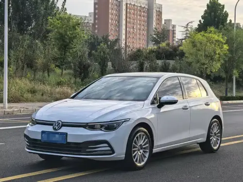 Volkswagen Golf, 2022