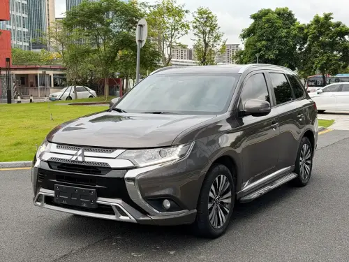 Mitsubishi Outlander, 2021