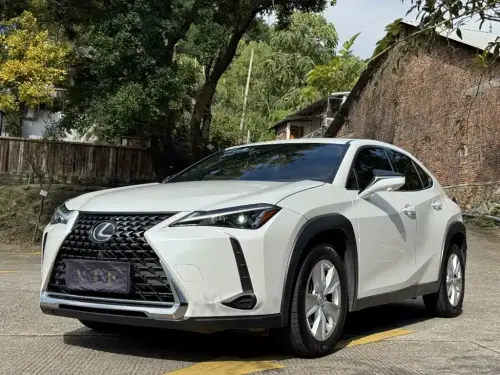 Lexus UX, 2023