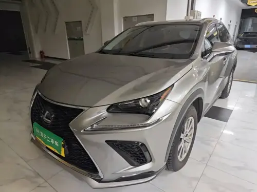 Lexus NX, 2021