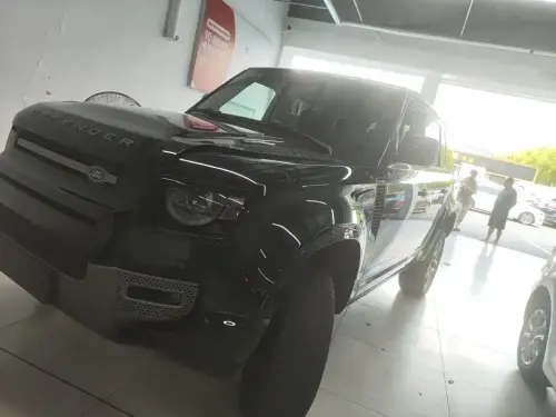 Land Rover Defender, 2024