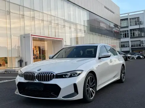 BMW 3-Series, 2023