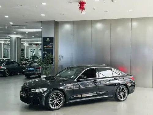 BMW 3-Series, 2022