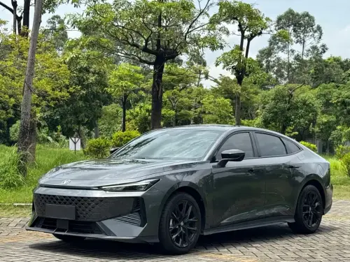 Changan UNI-V, 2025