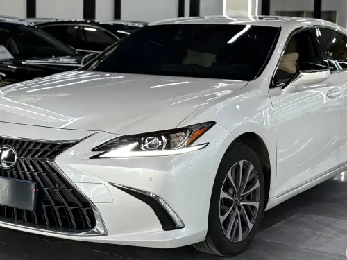 Lexus ES, 2024