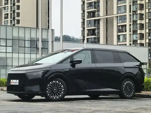 XPeng X9, 2025