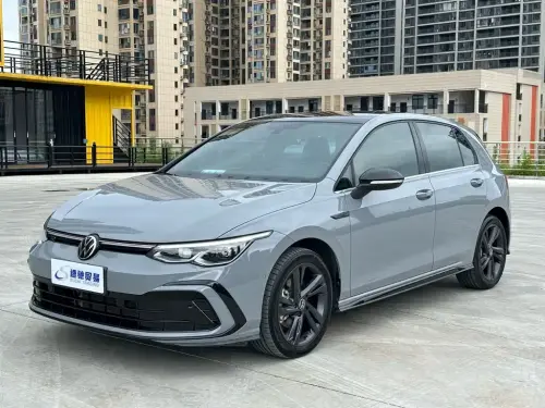 Volkswagen Golf, 2022