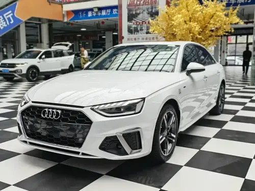 Audi A4, 2021