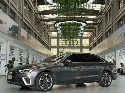 Audi A4, 2022