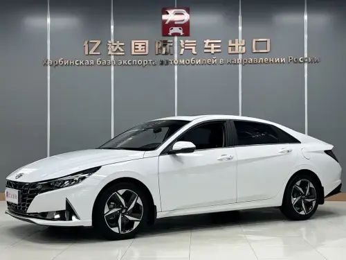 Hyundai Elantra, 2022