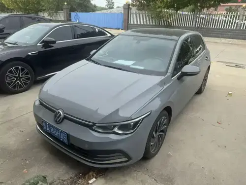 Volkswagen Golf, 2022