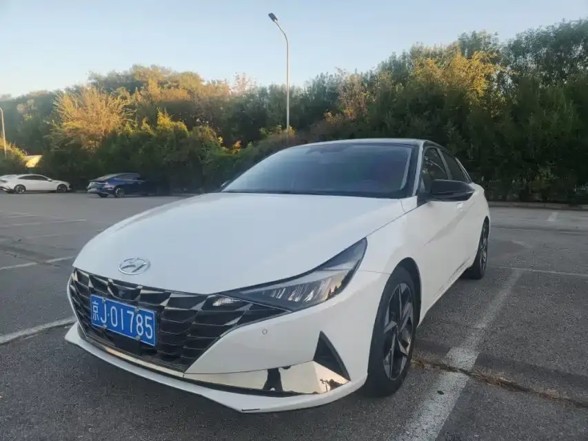 Hyundai Elantra, 2022