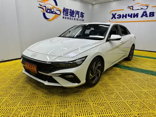 Hyundai Elantra, 2023