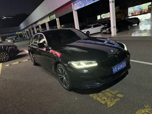 BMW 5-Series, 2022