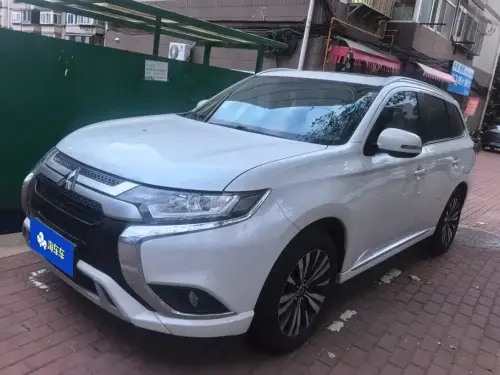 Mitsubishi Outlander, 2022