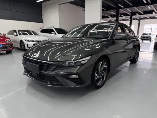 Hyundai Elantra, 2024