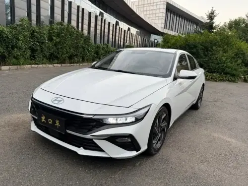 Hyundai Elantra, 2024