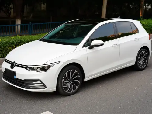 Volkswagen Golf, 2022