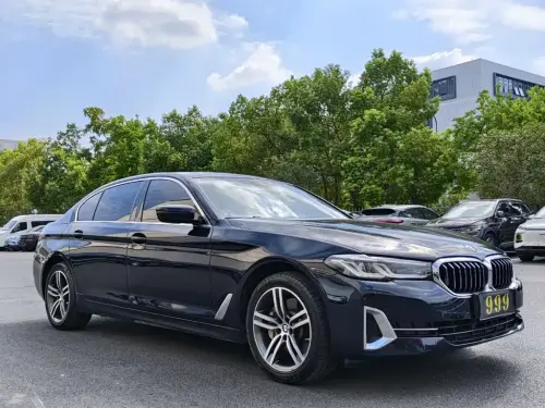 BMW 5-Series, 2022