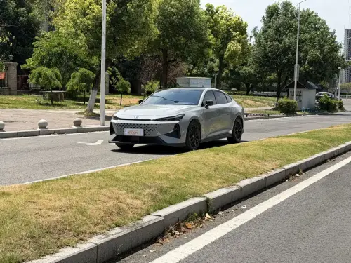 Changan UNI-V, 2024