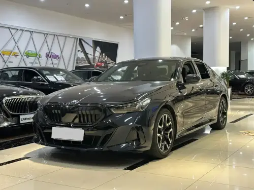 BMW 5-Series, 2025