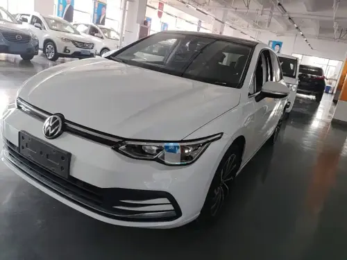 Volkswagen Golf, 2023