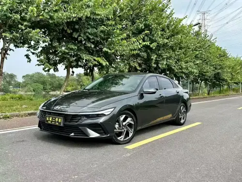 Hyundai Elantra, 2025