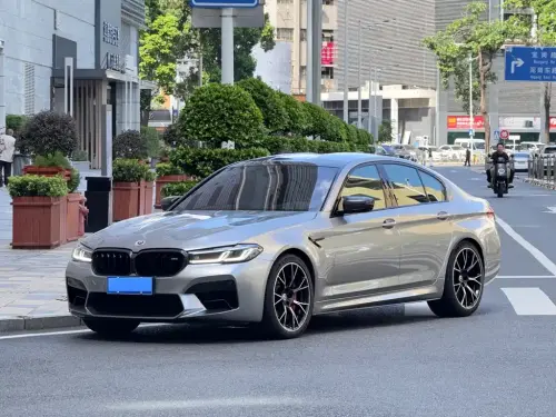 BMW 5-Series M, 2022