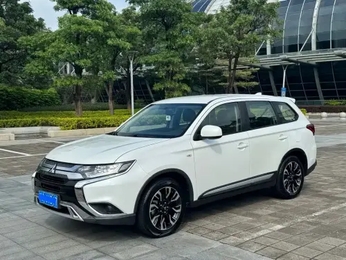 Mitsubishi Outlander, 2021