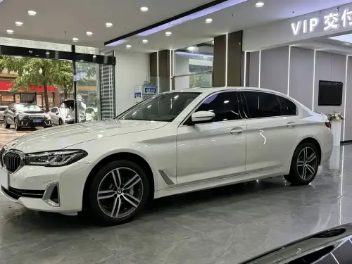 BMW 5-Series, 2022